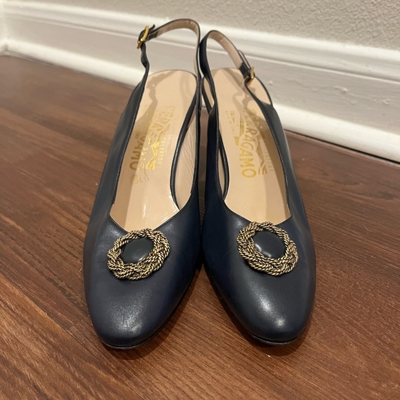 SALVATORE FERRAGAMO NARROW SLING BACKS SIZE 8 - Picture 2 of 12